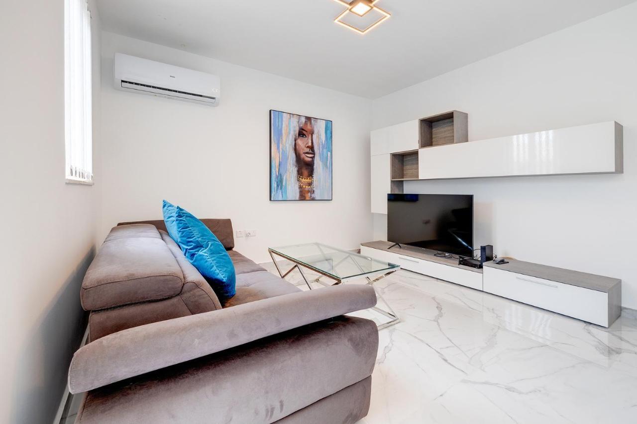 Stylish 2Br Apartment In Central St Julians Saint Julian's Екстериор снимка